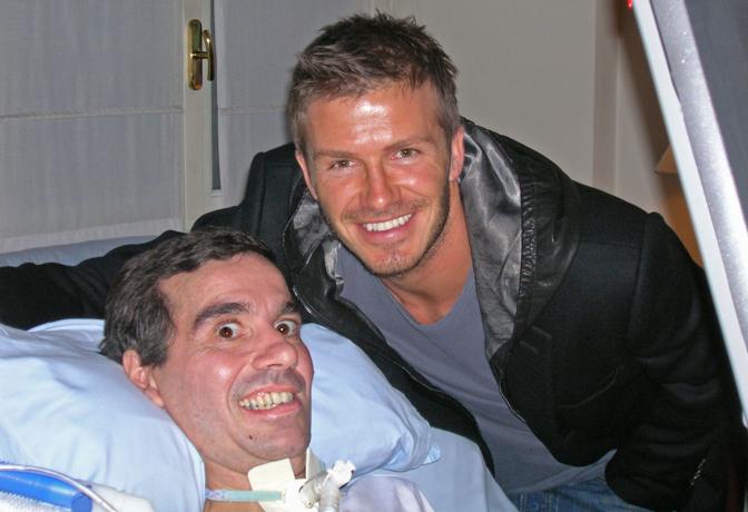 Stefano Borgonovo con David Beckham. Ansa